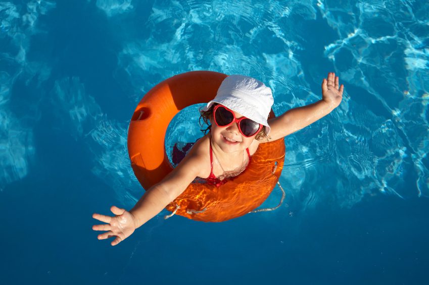 For safety reasons, hosts tend to ask their guests to bring their own pool inflatables, to avoid any accidents due to unnoticed faulty pool toys.