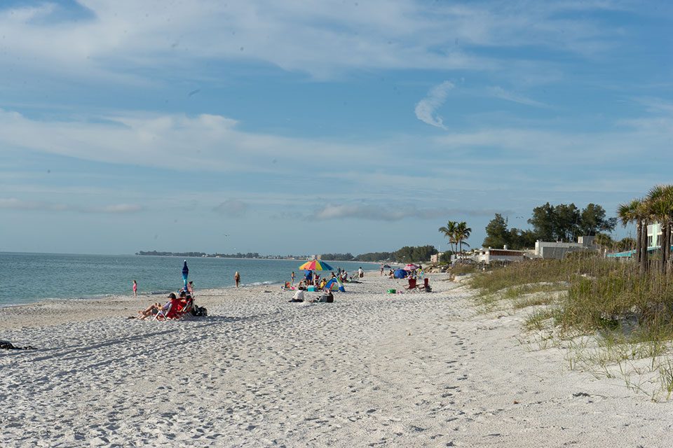 Maria public beach is a stunning section of white sand beach on the Gulf of Mexico that is conveniently situated close to the middle of the island.