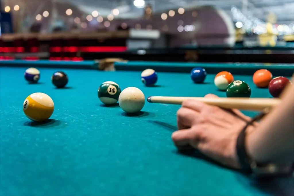 End your day at AMI's Anchor Inn bar with your friends, playing a game of pool, a round of darts or simply just grabbing a refreshing beer or cocktail.