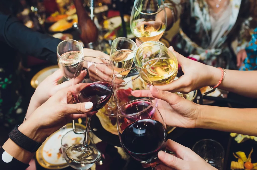 Gather around for the best experience and make the best memories with your friends, while grabbing the most delicious food and drinks