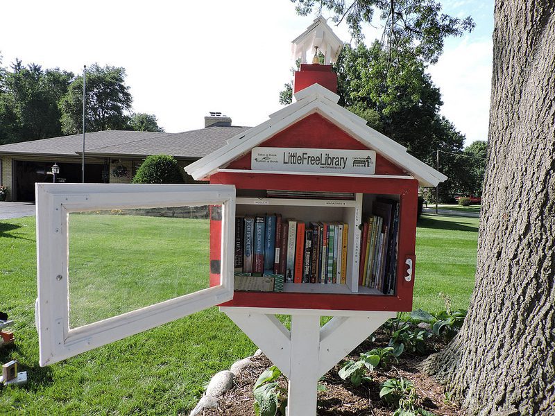 The Little Free Library of Navarre, a community project dedicated for book lovers, where they can exchange their books with their neighbors and community.